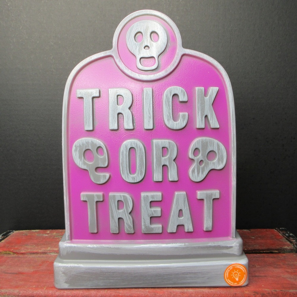 Light-Up Halloween Tombstone Decoration Trick or Treat Skulls Purple Gray New